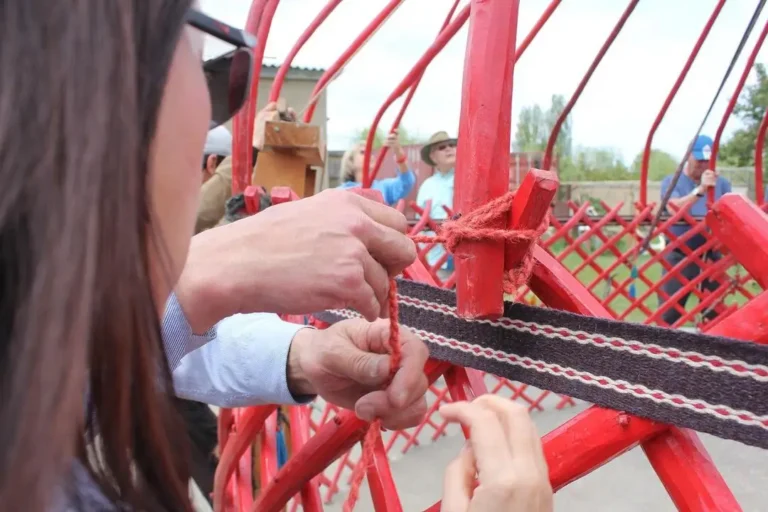 Yurt Building Show