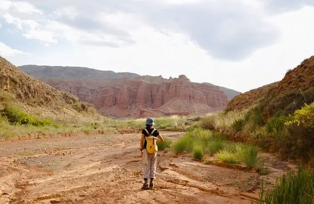 Hiking to Konorchek canyon