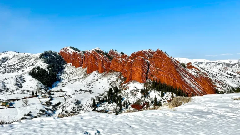 Jeti Oguz in winter 1