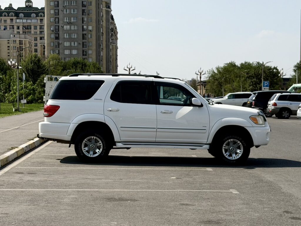 Toyota Sequoia 2006 3